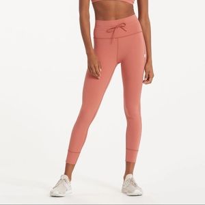 Vuori Daily Leggings. Light Blush. Size S